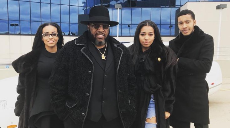 Pastor Marvin Sapp with his children