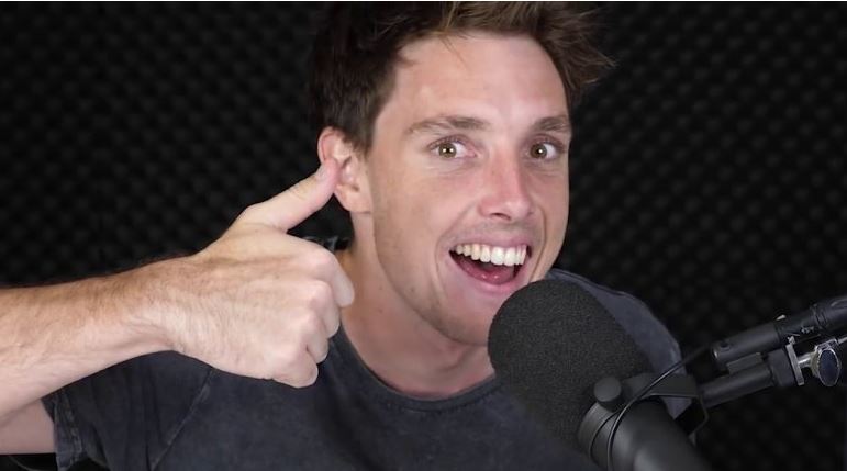 Lazarbeam during one of his shows