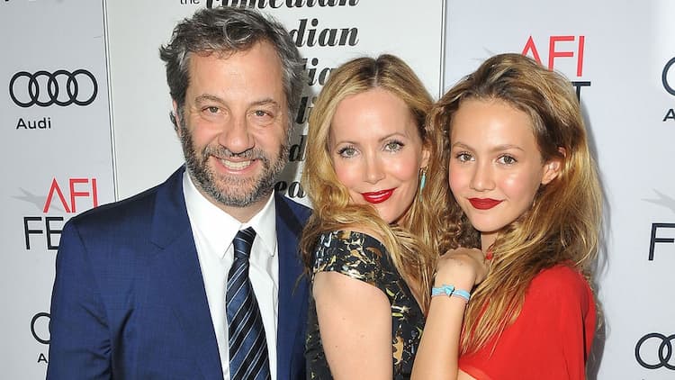 Iris Apatow, her father and her sister
