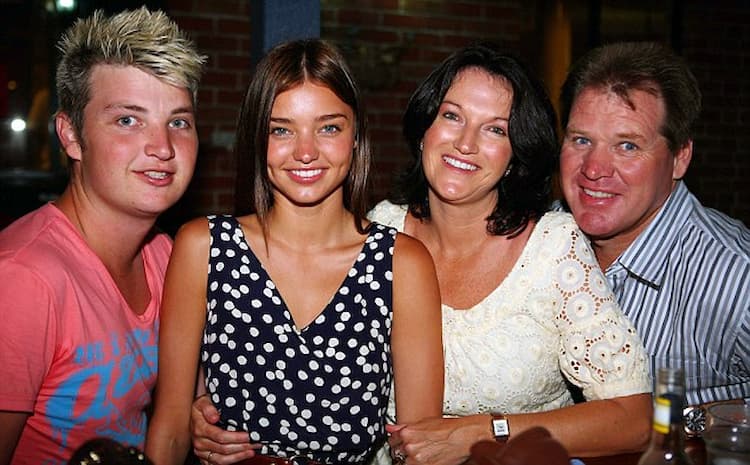 Miranda Kerr and her family Photo