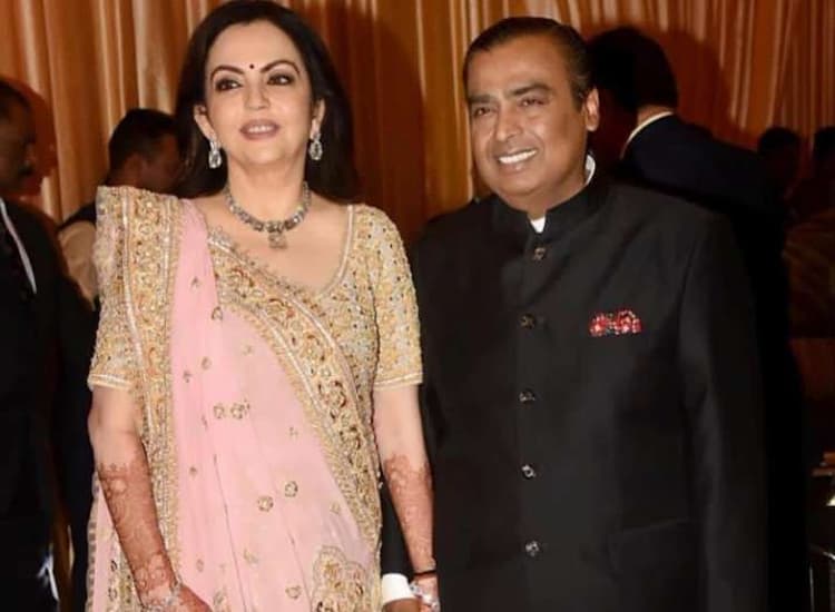 Mukesh Ambani and his wife Nita Ambani