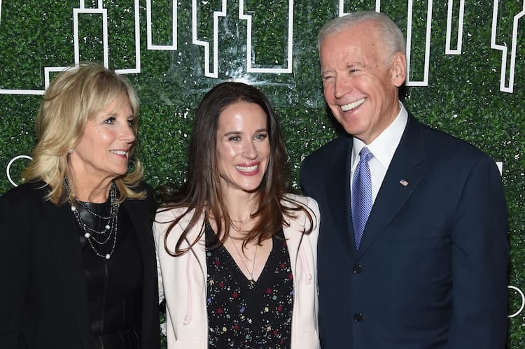 Ashley Biden with her parents 