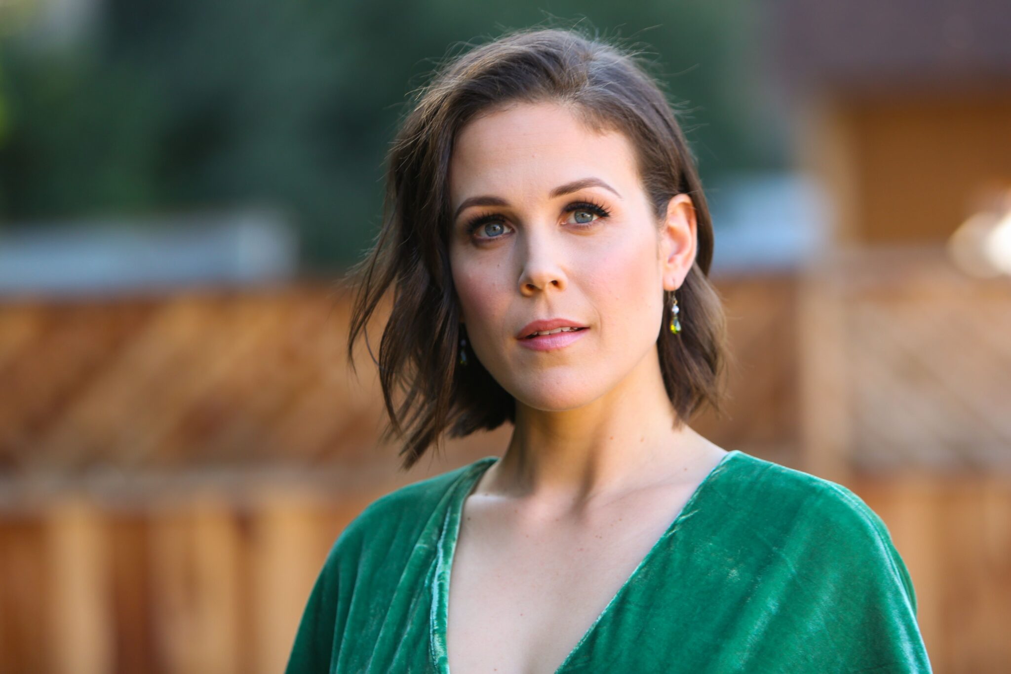 Erin Krakow Short Hair: The Trendy Haircut That Captivated Fans