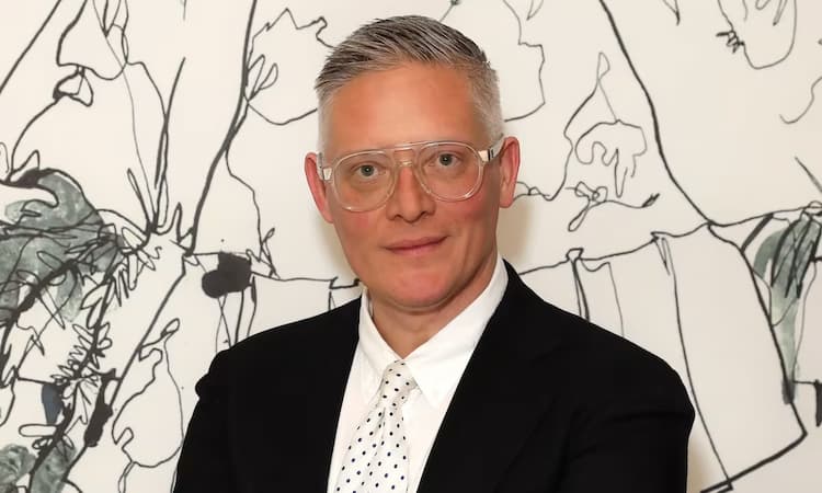 Giles Deacon Photo