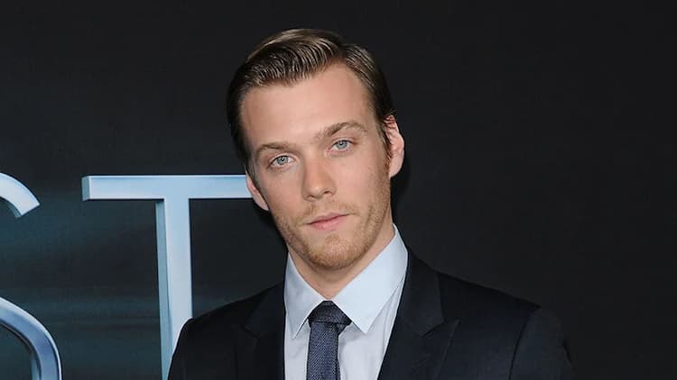 Jake Abel Photo