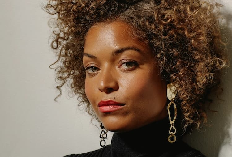 Antonia Thomas Photo