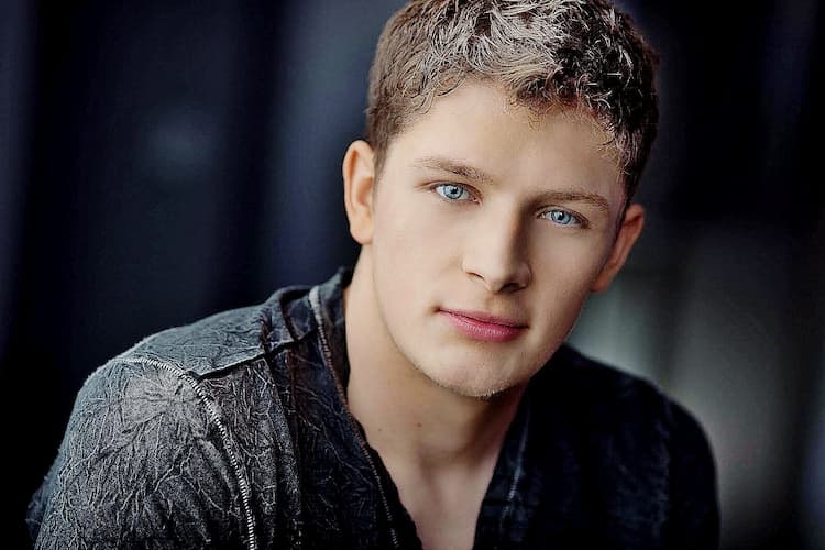 Brett Dier Photo