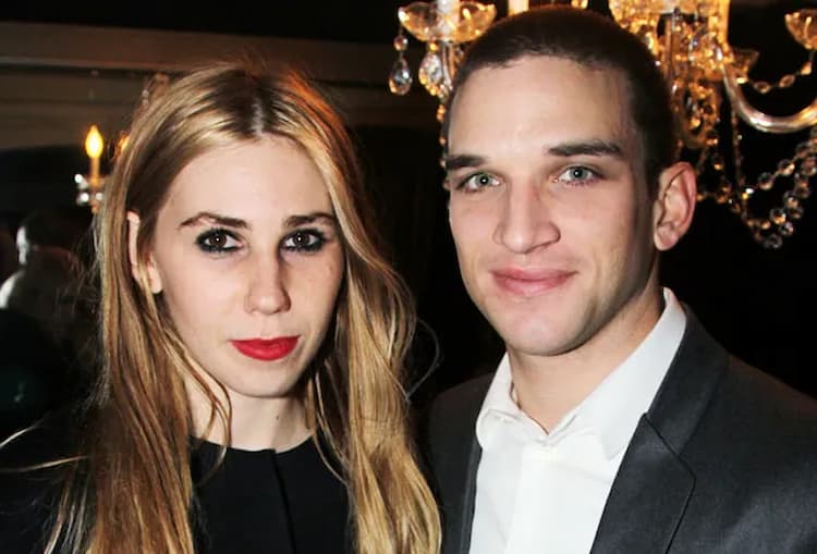 Evan Jonigkeit and his wife Zosia Mamet