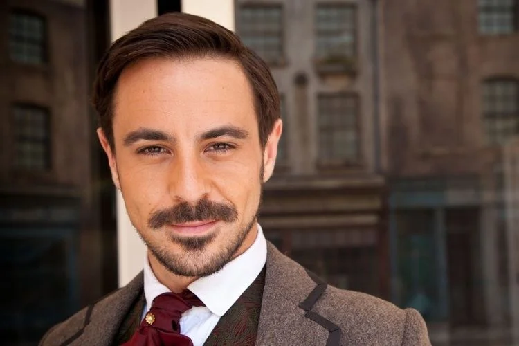 Emun Elliott Photo