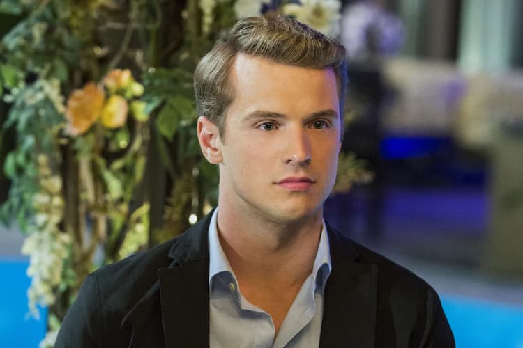 Freddie Stroma Photo