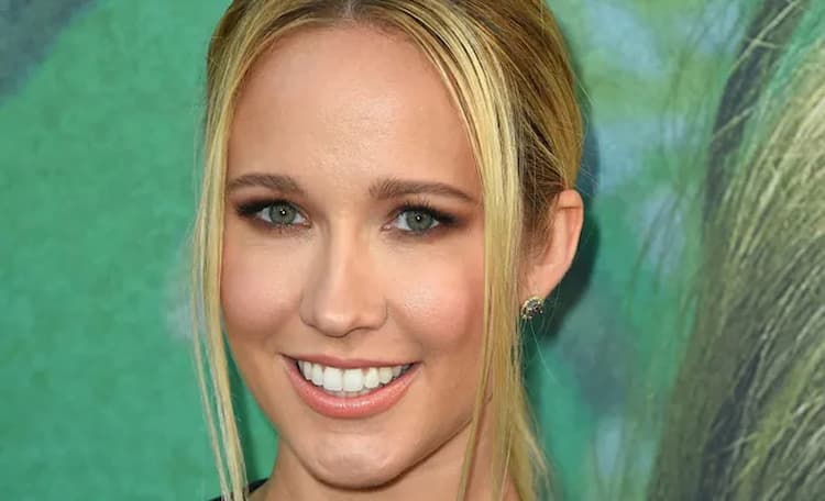 Anna Camp Photo