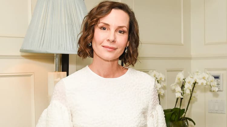 Embeth Davidtz Photo