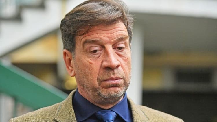 Nick Knowles Photo