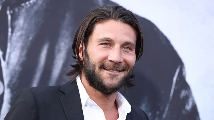 Zach McGowan Photo