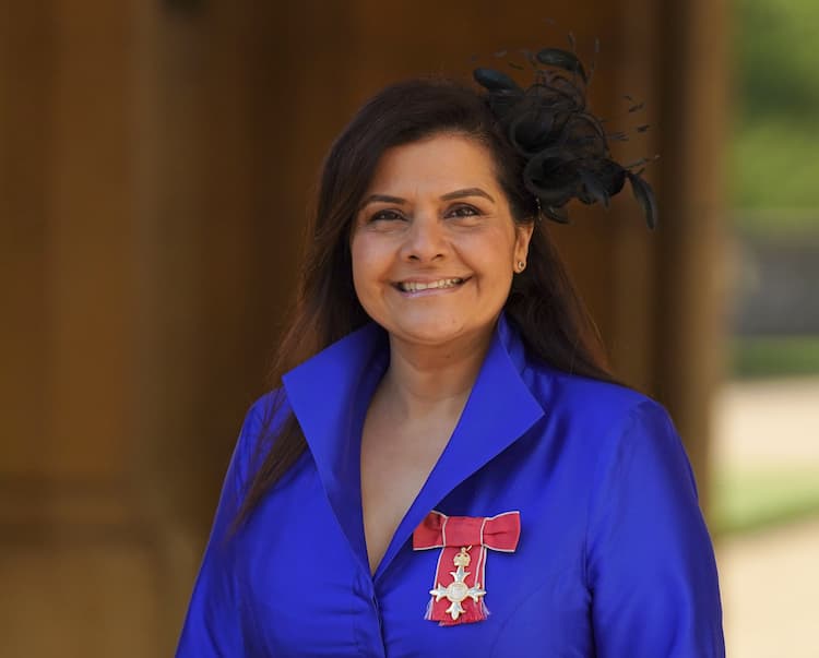 Nina Wadia Photo