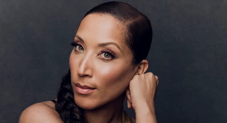 Comedian, actress and writer Robin Thede's Photo