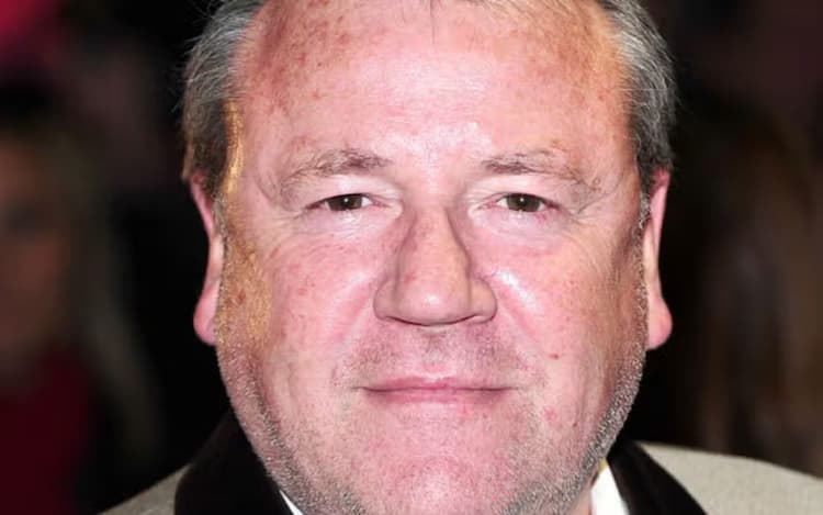 English television, stage and film actor Ray Winstone Photo