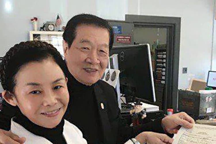 Henry Lee together with his wife Xiaping Jiang ​