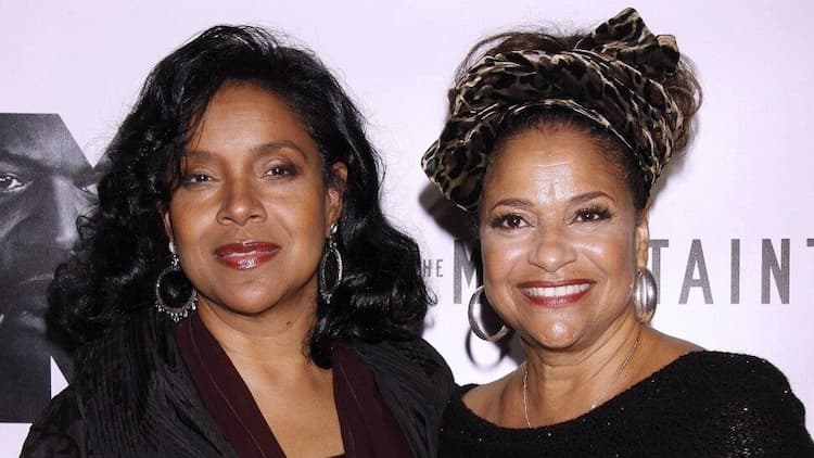 Phylicia Rashad with her sister Debbie Allen's Photo