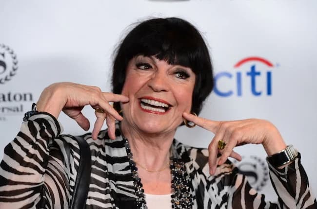  Actress, Comedian, and Singer Jo Anne Worley Photo