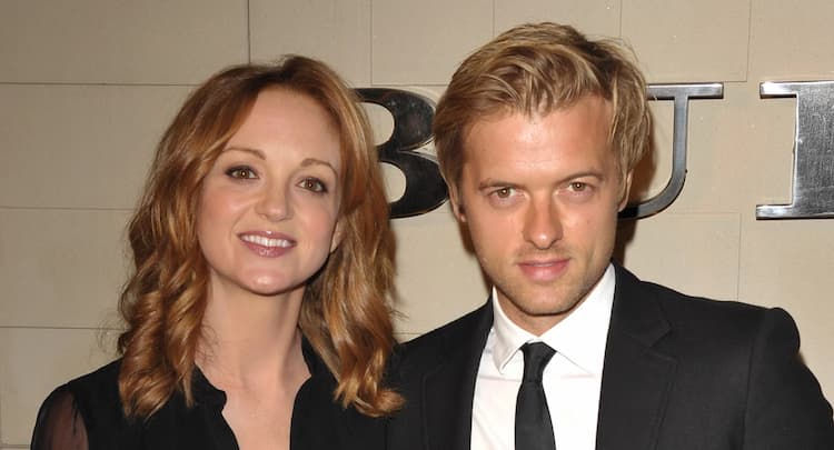 Jayma Mays together with her husband Adam Campbell 