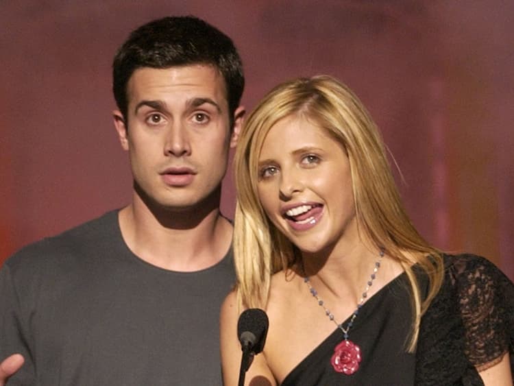 Sarah Michelle Gellar together with her husband Freddie Prinze Jr. 