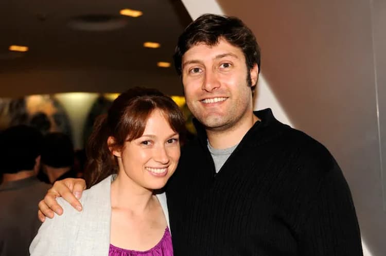 American actress Ellie Kemper together with her husband Michael Koman